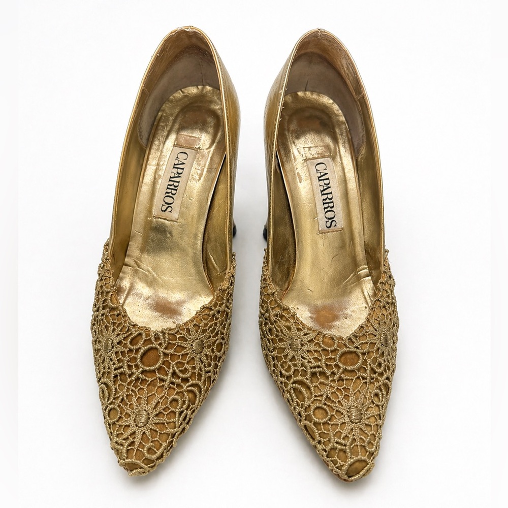 Caparros Gold Lace Kitten Heels Pumps Size 8B Vintage Formal Shoes